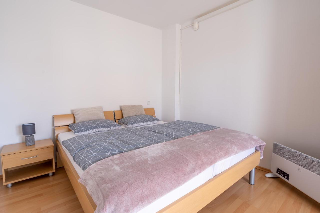 Charmante Wohnung Fusslaeufig Zum Meer In Funtana Bagian luar foto