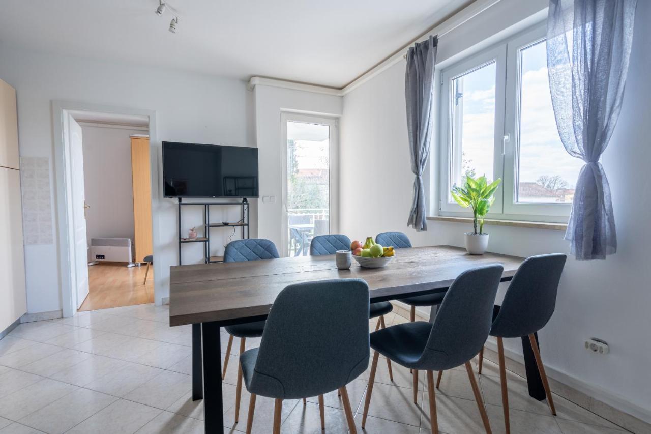 Charmante Wohnung Fusslaeufig Zum Meer In Funtana Bagian luar foto